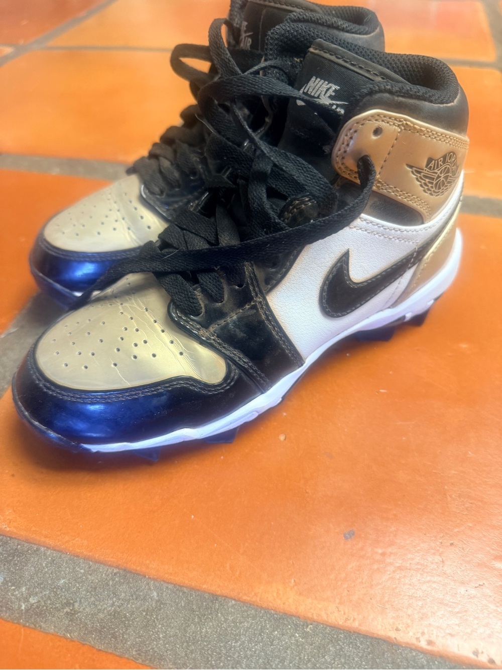 Nike Kids Black, White & Gold High-Top softball/baseball cleats